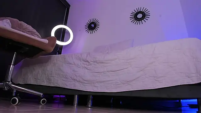 Snapshot of SexyCharlize08 chatting on 03.19.25 SexyCharlize08 online show from 03.19.25