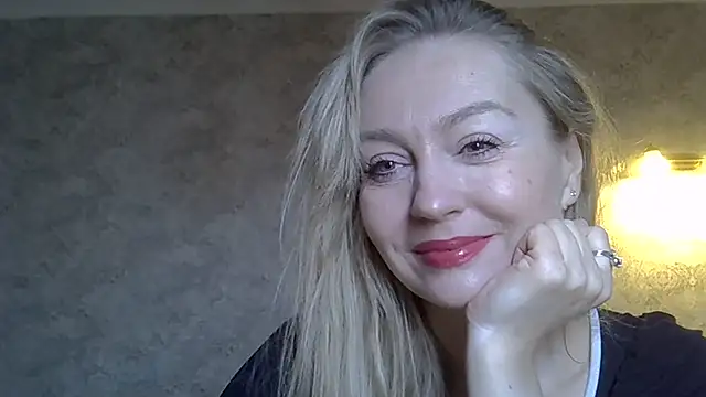 ZarinaSwift online show from 10.28.25