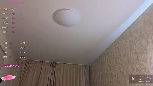 Snapshot of LaraSkinny chatting on 01.30.25 LaraSkinny online show from 01.30.25