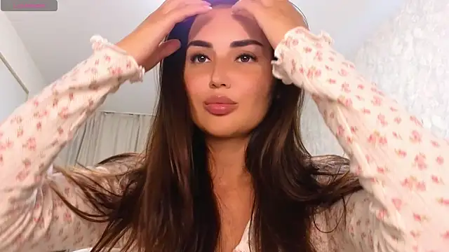 Snapshot of LaraSkinny chatting on 10.02.25 LaraSkinny online show from 10.02.25