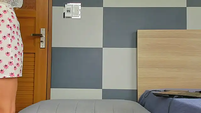 Kiera Thomas online show from 12.04.25