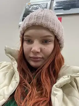 Snapshot of AmmyHot chatting on 12.22.24 AmmyHot online show from 12.22.24