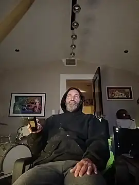 Snapshot of Hotbodyscottie chatting on 11.12.25 Hotbodyscottie online show from 11.12.25