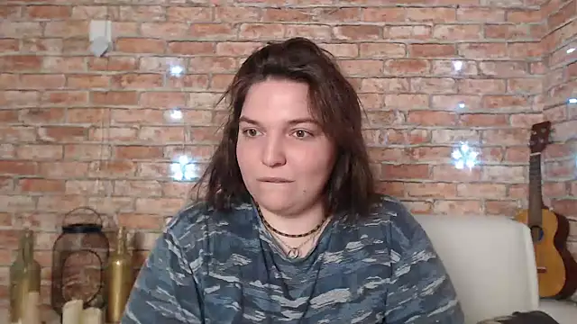 Amelia Kiss  online show from 12.24.24