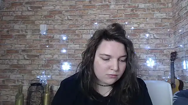 Amelia Kiss  online show from 12.25.24