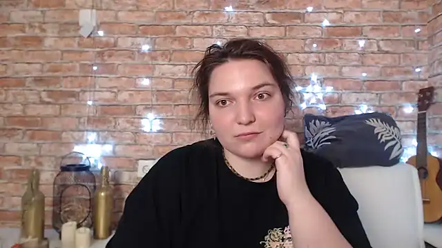 Amelia Kiss  online show from 12.28.24