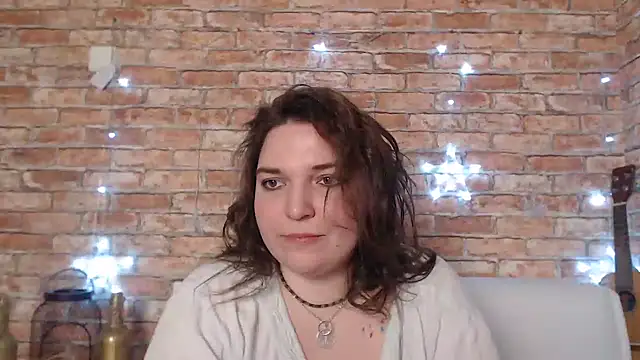 Amelia Kiss  online show from 12.31.24