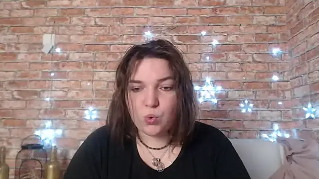Amelia Kiss  online show from 01.14.25