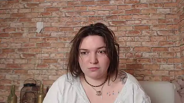 Amelia Kiss  online show from 01.16.25