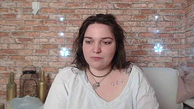 Amelia Kiss  online show from 01.17.25