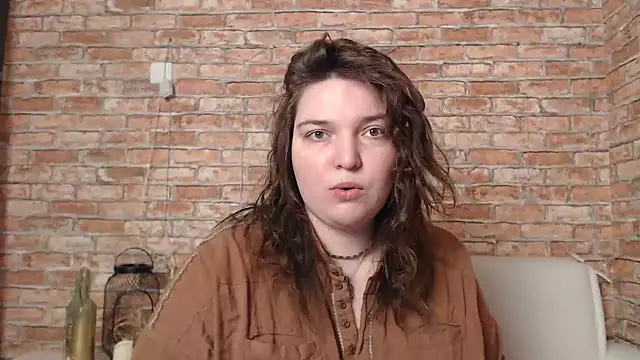 Amelia Kiss  online show from 01.24.25