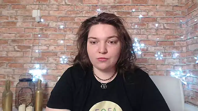 Amelia Kiss  online show from 01.25.25