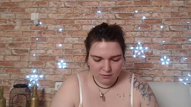 Amelia Kiss  online show from 01.25.25
