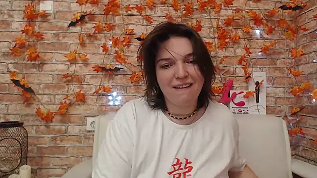 Amelia Kiss  online show from 10.30.25