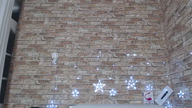 Amelia Kiss  online show from 12.22.25