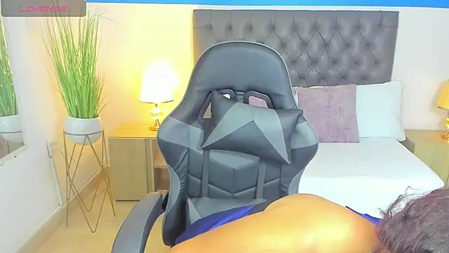 Snapshot of yosselin23 chatting on 12.10.24 yosselin23 online show from 12.10.24