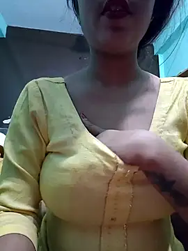 Snapshot of Kavita_ji chatting on 01.05.25 Kavita ji online show from 01.05.25