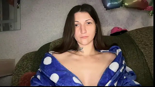 Snapshot of daddyandmyprincess chatting on 10.28.25 daddyandmyprincess online show from 10.28.25