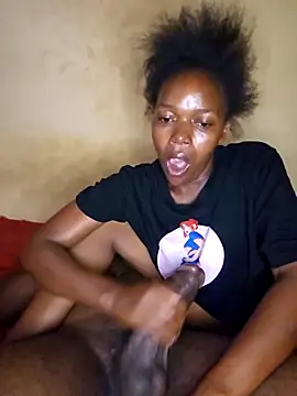 Snapshot of Tight_pussy_ke chatting on 11.08.25 Tight pussy ke online show from 11.08.25