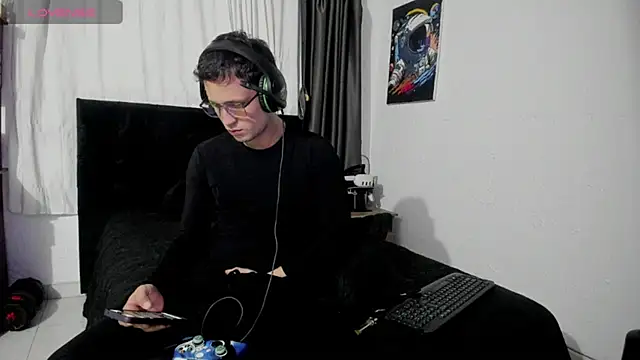 Snapshot of RyanHorseman chatting on 10.22.25 RyanHorseman online show from 10.22.25