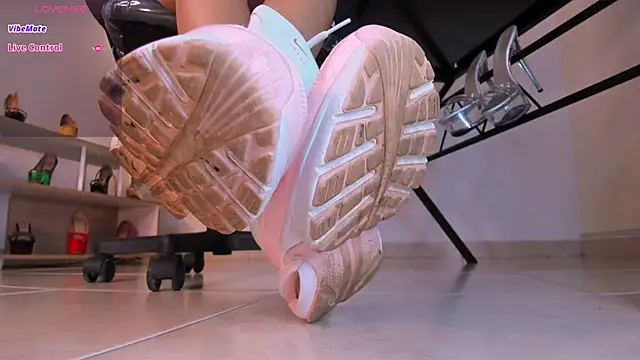 violettastrada online show from 03.07.25