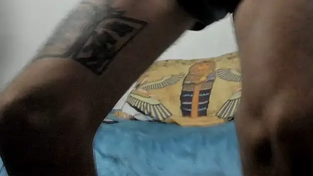 Snapshot of Aaron_BigDickxxx chatting on 10.09.25 Aaron BigDickxxx online show from 10.09.25