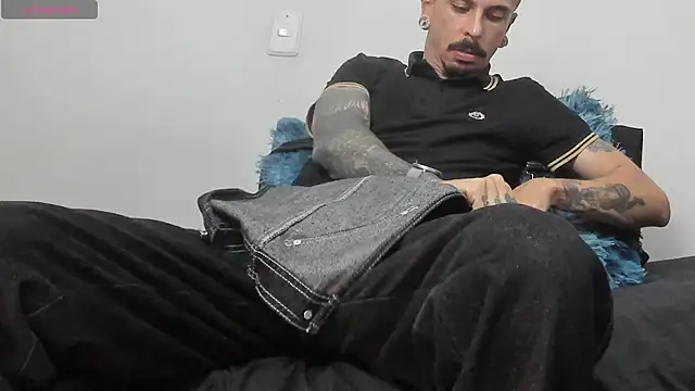 Aaron BigDickxxx online show from 11.21.25