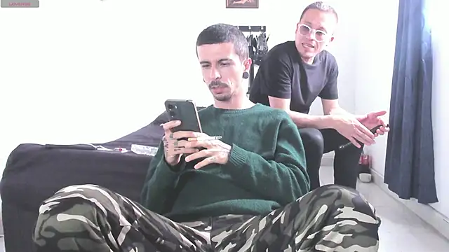 Snapshot of Aaron_BigDickxxx chatting on 05.21.26 Aaron BigDickxxx online show from 05.21.26