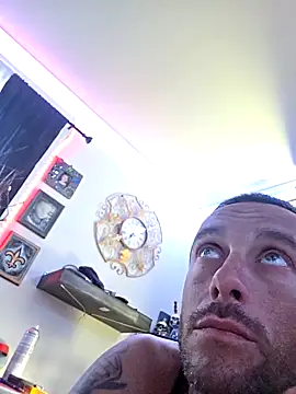 Snapshot of Twin2222 chatting on 09.27.25 Twin2222 online show from 09.27.25