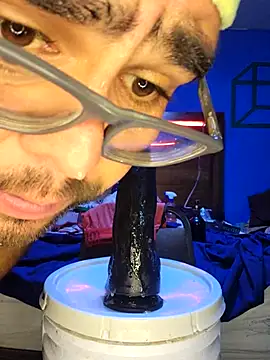 Snapshot of Ricorry@xh chatting on 10.16.25 Ricorryxh online show from 10.16.25