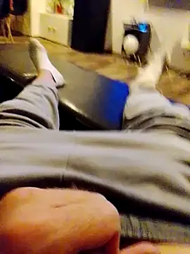 Snapshot of Geniusxl chatting on 10.29.25 Geniusxl online show from 10.29.25