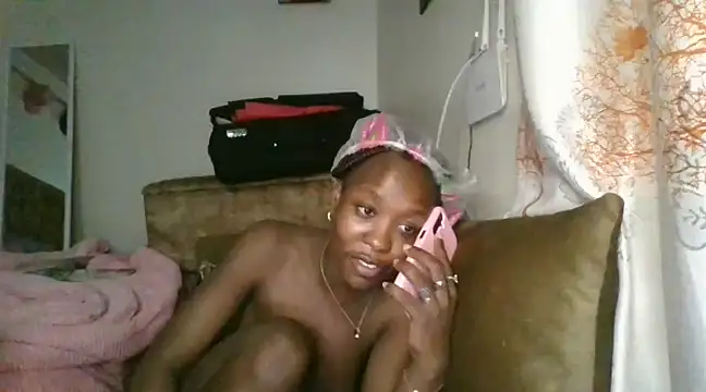 Snapshot of Sonnia_ chatting on 12.11.24 Sonnia online show from 12.11.24