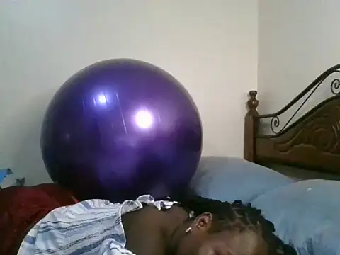 Snapshot of Sonnia_ chatting on 02.25.25 Sonnia online show from 02.25.25