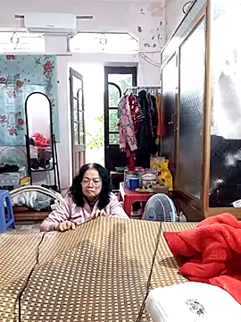 Hotestlove online show from 02.21.25