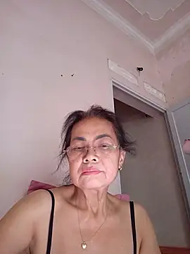 Snapshot of Hotestlove chatting on 06.19.26 Hotestlove online show from 06.19.26