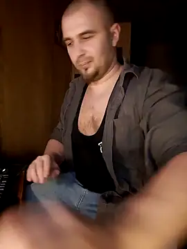 Snapshot of Foxyshaved chatting on 12.28.24 Foxyshaved online show from 12.28.24