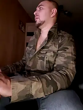 Snapshot of Foxyshaved chatting on 01.09.25 Foxyshaved online show from 01.09.25