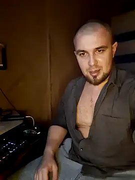 Snapshot of Foxyshaved chatting on 01.13.25 Foxyshaved online show from 01.13.25