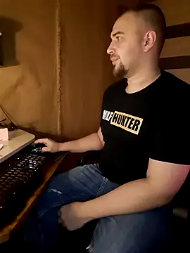 Snapshot of Foxyshaved chatting on 01.20.25 Foxyshaved online show from 01.20.25