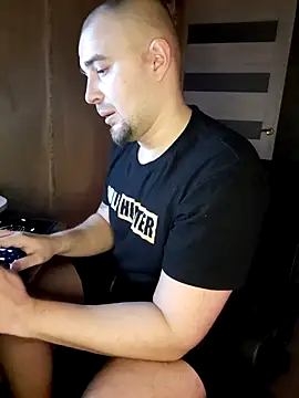 Snapshot of Foxyshaved chatting on 01.24.25 Foxyshaved online show from 01.24.25