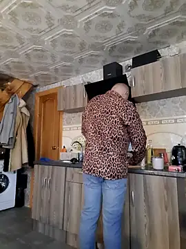 Snapshot of Foxyshaved chatting on 01.26.25 Foxyshaved online show from 01.26.25