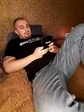 Snapshot of Foxyshaved chatting on 02.04.25 Foxyshaved online show from 02.04.25