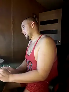 Snapshot of Foxyshaved chatting on 02.07.25 Foxyshaved online show from 02.07.25