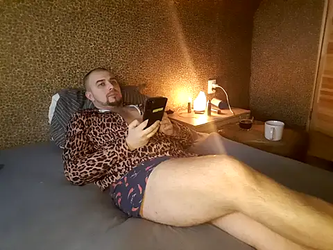 Snapshot of Foxyshaved chatting on 02.23.25 Foxyshaved online show from 02.23.25