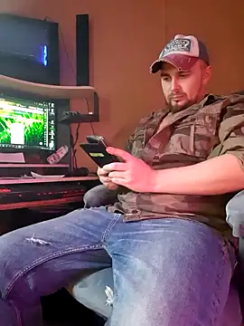 Snapshot of Foxyshaved chatting on 02.25.25 Foxyshaved online show from 02.25.25