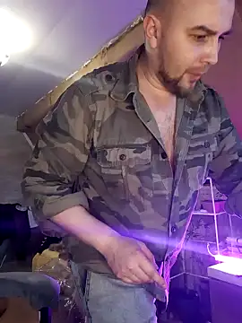 Snapshot of Foxyshaved chatting on 03.17.25 Foxyshaved online show from 03.17.25