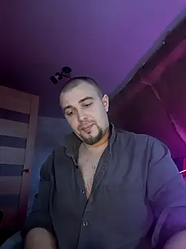 Snapshot of Foxyshaved chatting on 03.19.25 Foxyshaved online show from 03.19.25