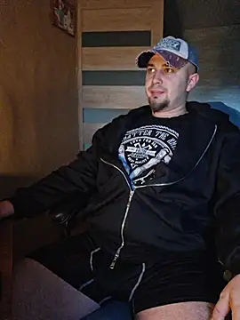 Snapshot of Foxyshaved chatting on 09.23.25 Foxyshaved online show from 09.23.25