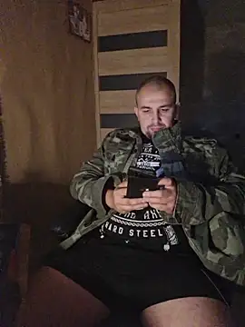 Snapshot of Foxyshaved chatting on 09.30.25 Foxyshaved online show from 09.30.25