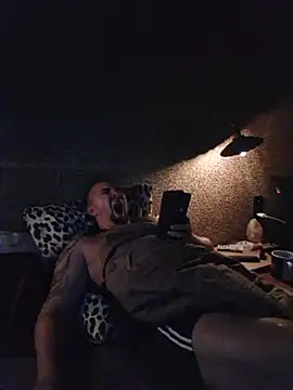 Snapshot of Foxyshaved chatting on 10.02.25 Foxyshaved online show from 10.02.25